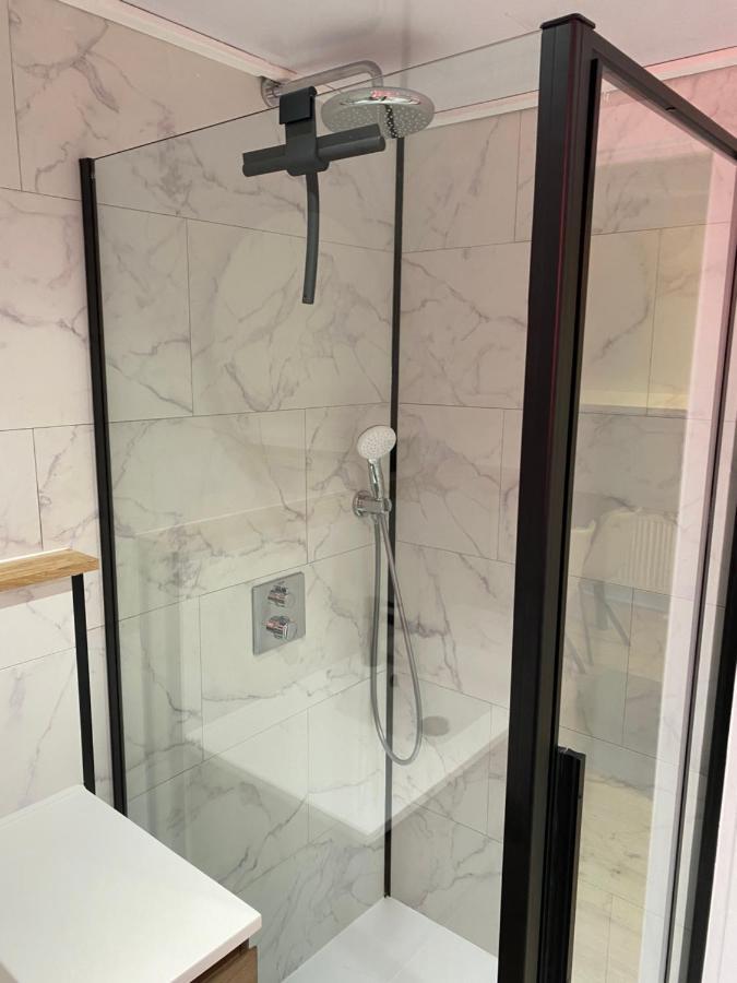 Sunclass 206 Hotel Дюрби Екстериор снимка